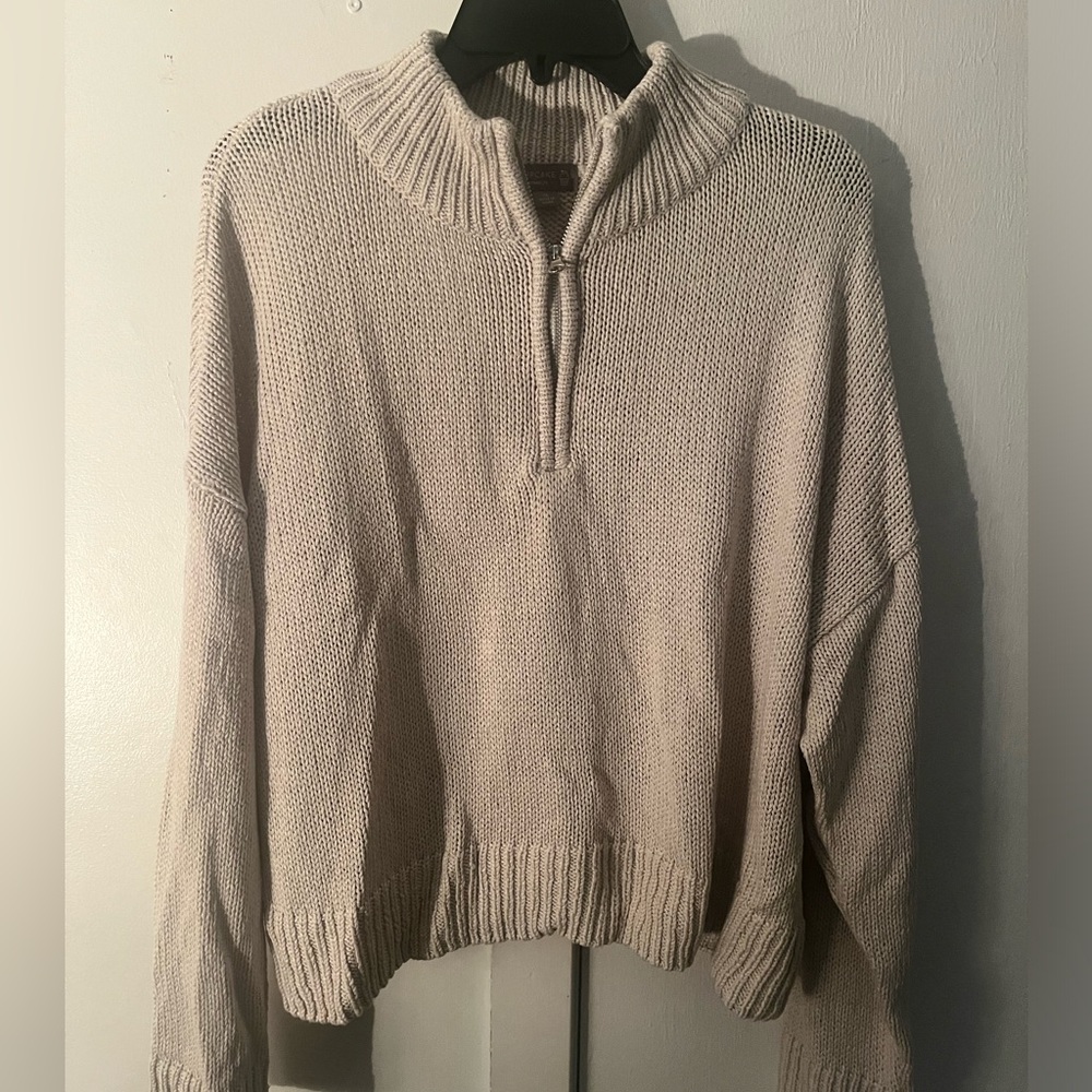 Francesca’s // Silver Cropped Sweater